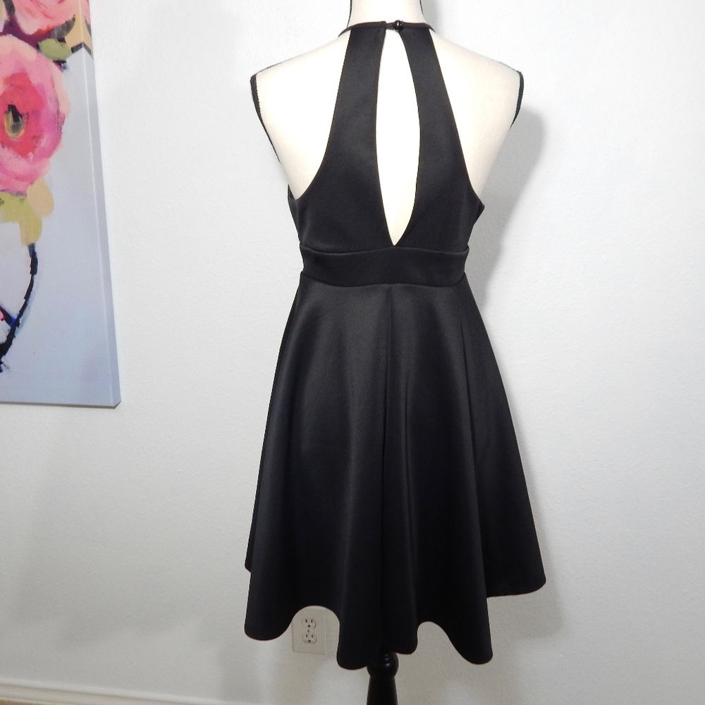 Lux LA Short Black Dress - Picture 4 of 7